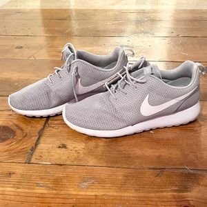 Nike Men’s Roshe Run